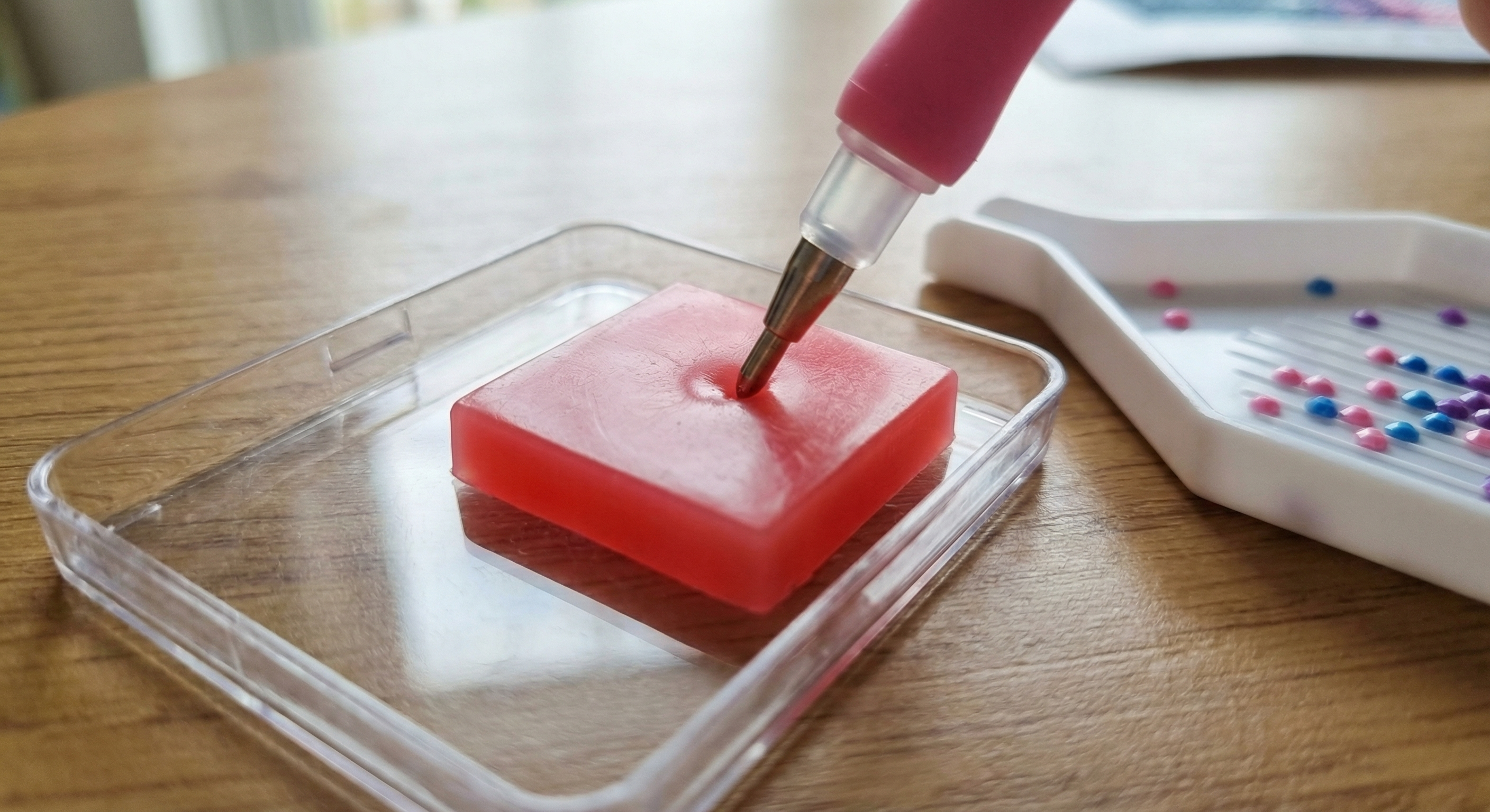 Kuinka käyttää timanttimaalausvahaa oikein