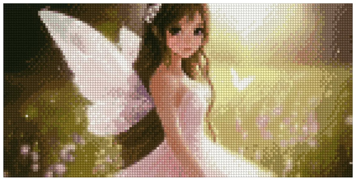 Timanttimaalaus mallikuva – hentoinen keiju pastellimaisessa metsänvalossa, vaaleat siivet ja lämmin kulta-vihreä hehku.