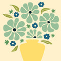 Thumbnail for Kuvassa on pastellisävyinen kukkakimppu keltaisessa maljakossa, jossa korostuu yksinkertaisuus ja eleganssi.