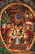 Thumbnail for Hiiriperheen jouluaatto seinänkolossa, 20x30 cm timanttimaalaus – lopullisen kuvion esikatselu