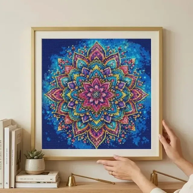 Valmis kehystetty timanttimaalaus esillä kotona